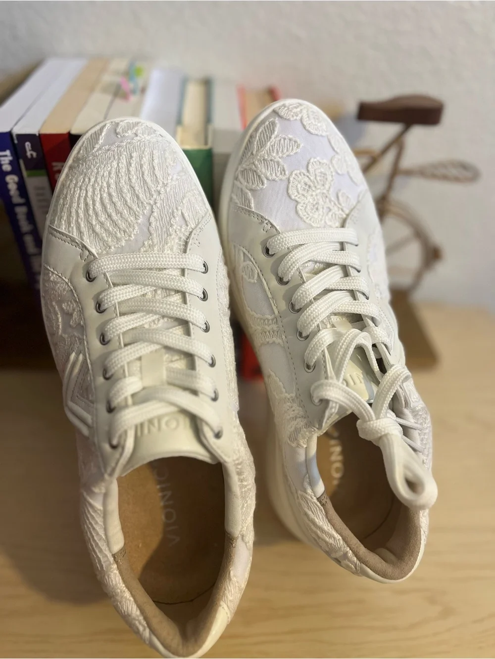 Vionic White Lace-Up Floral Detail Sneakers